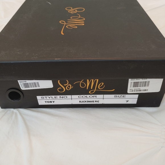 So Me black & transparent snakeskin printed 4.5in heeled boots. Size 7 - Picture 11 of 11